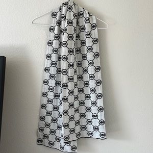 Michael Kors reversible scarf